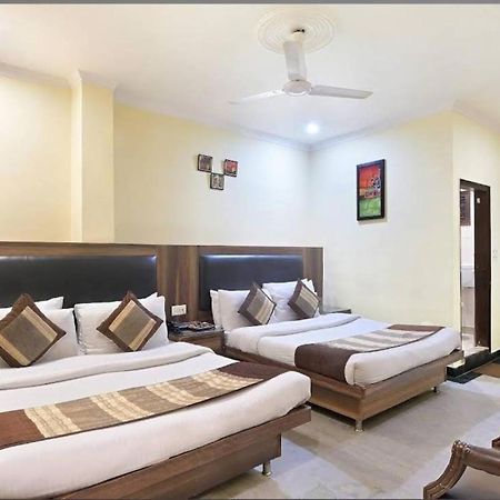 ניו דלהי Hotel Perfect Spot- Main Bazar - Walking Metro Station מראה חיצוני תמונה