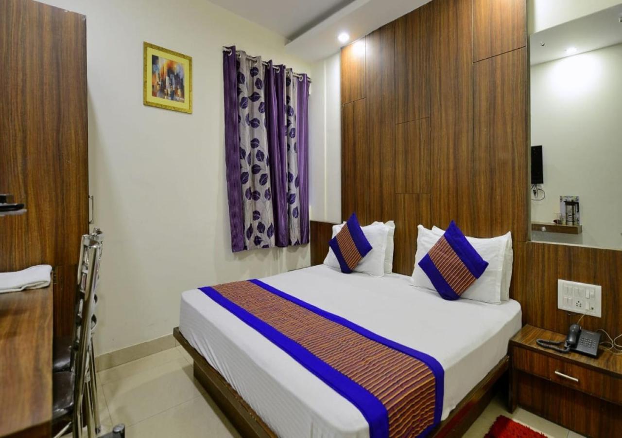ניו דלהי Hotel Perfect Spot- Main Bazar - Walking Metro Station מראה חיצוני תמונה