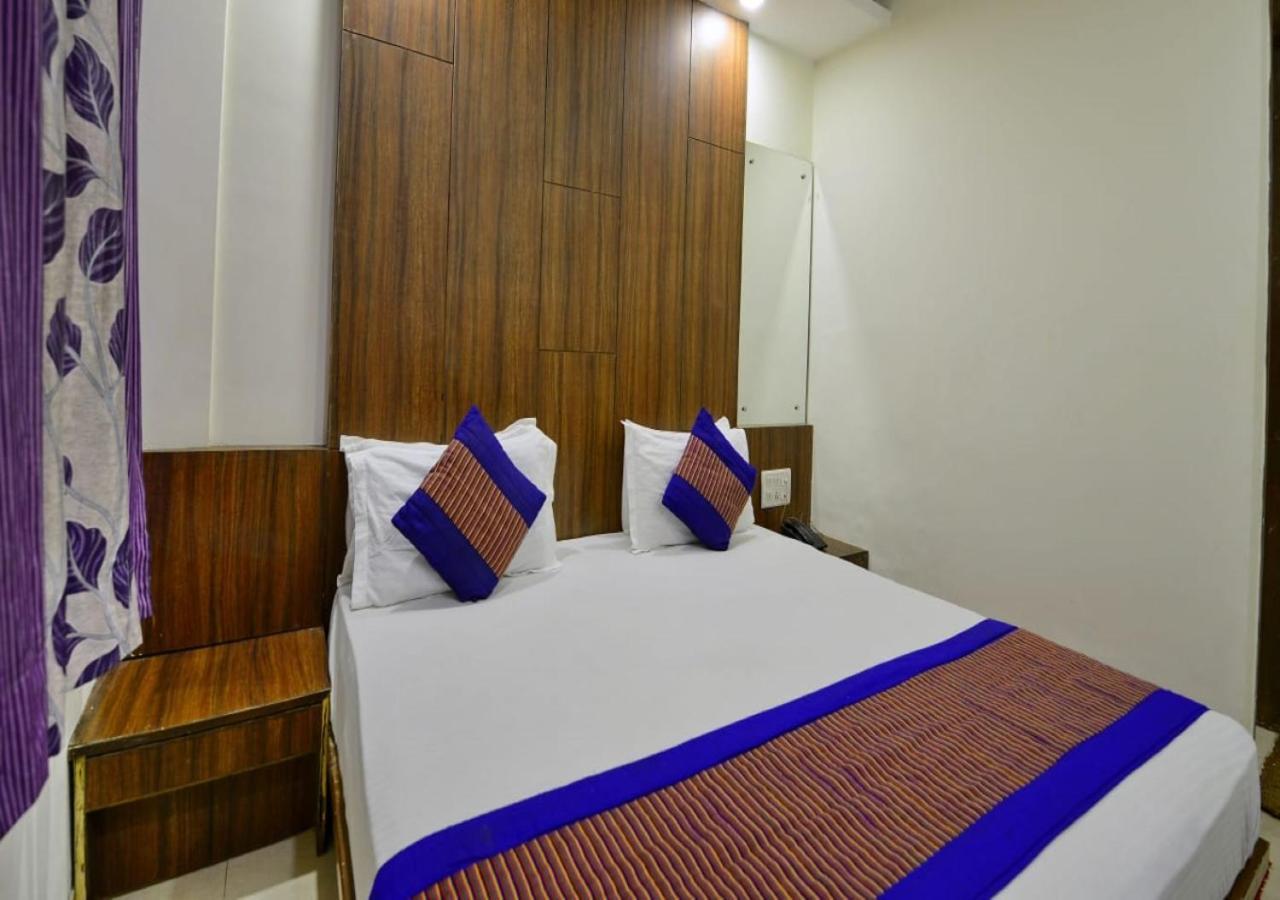 ניו דלהי Hotel Perfect Spot- Main Bazar - Walking Metro Station מראה חיצוני תמונה