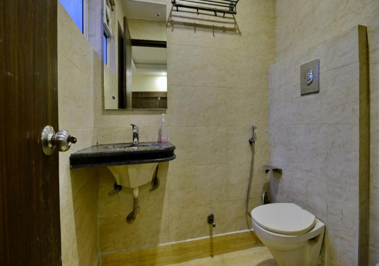 ניו דלהי Hotel Perfect Spot- Main Bazar - Walking Metro Station מראה חיצוני תמונה
