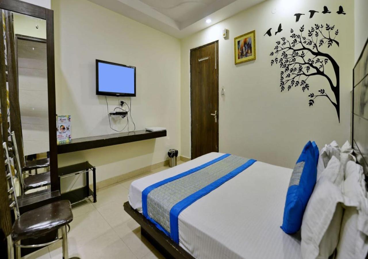 ניו דלהי Hotel Perfect Spot- Main Bazar - Walking Metro Station מראה חיצוני תמונה