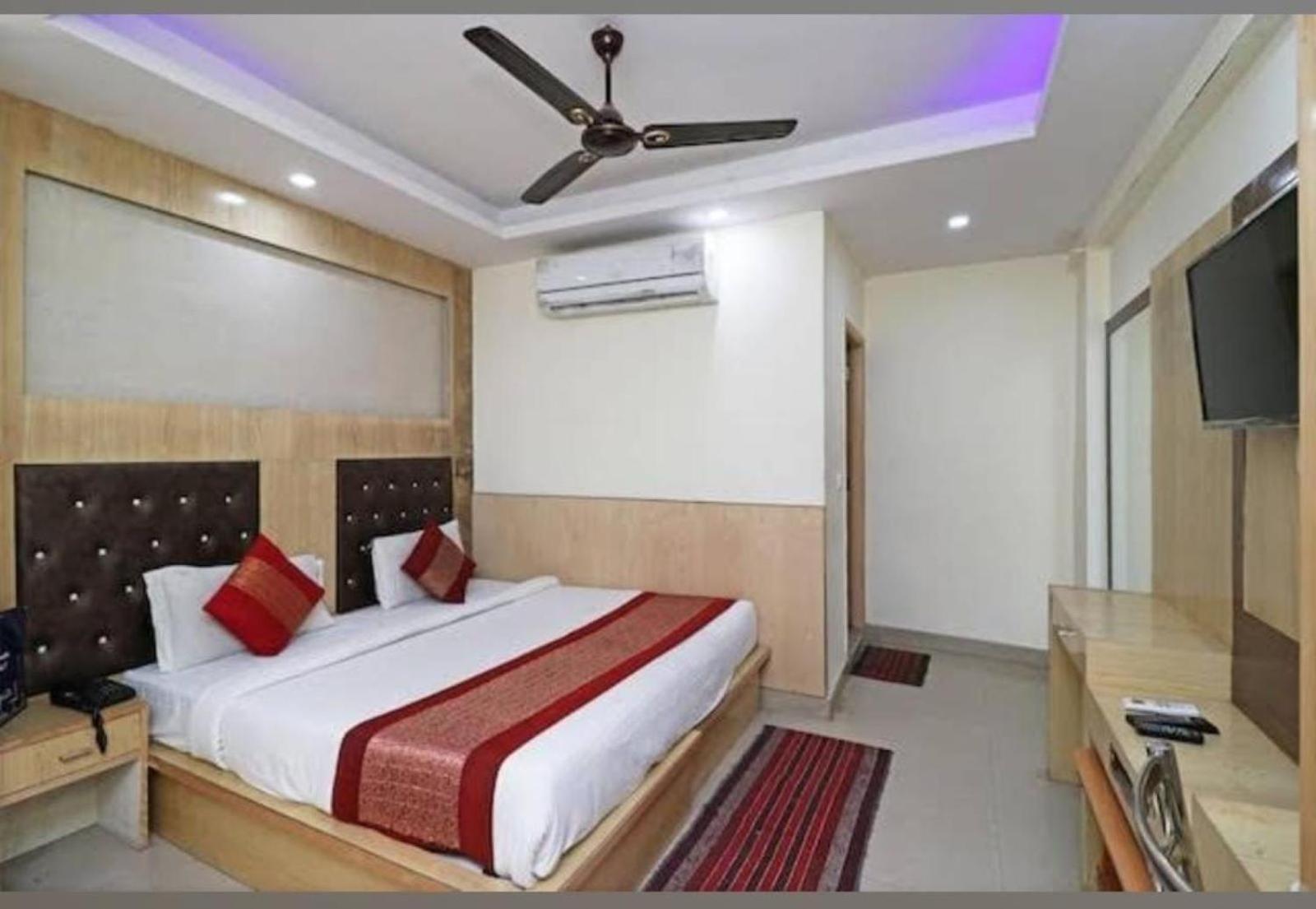 ניו דלהי Hotel Perfect Spot- Main Bazar - Walking Metro Station מראה חיצוני תמונה
