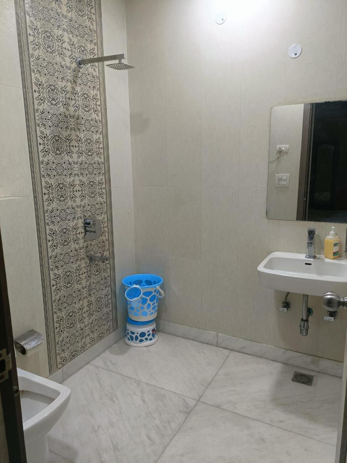 ניו דלהי Hotel Perfect Spot- Main Bazar - Walking Metro Station מראה חיצוני תמונה